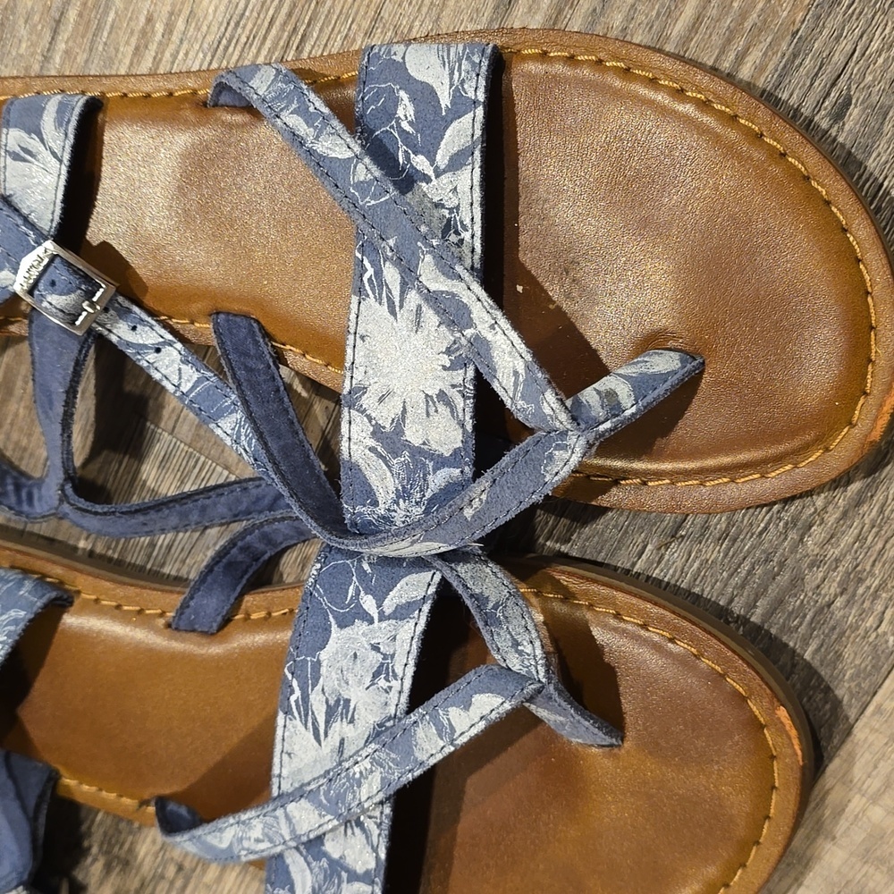 TOMS | Floral‎ Sandals | Size 7​ - Picture 6 of 7